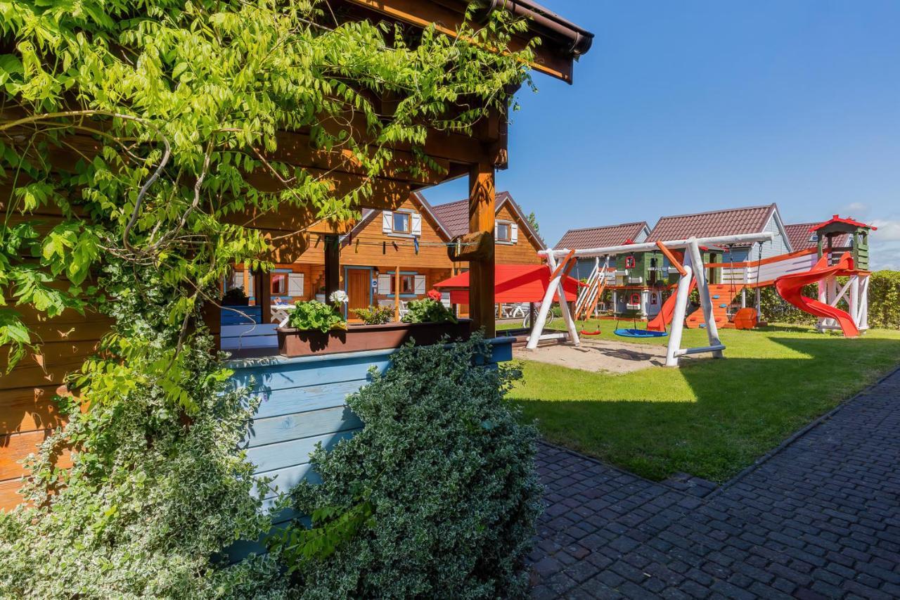 Domki Rekin Podgrzewany Basen Z Brodzikiem Oraz Klimatyzacja Rewal Esterno foto
